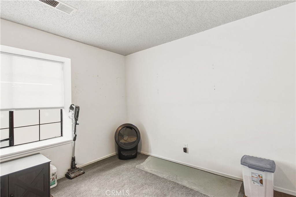 1418 Nut Tree Property Photo 4
