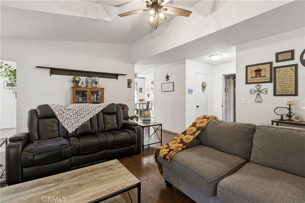 1418 Nut Tree Property Photo 8