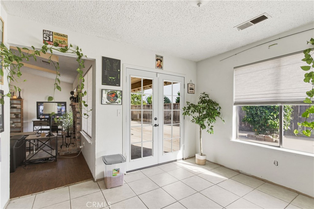 1418 Nut Tree Property Photo 14