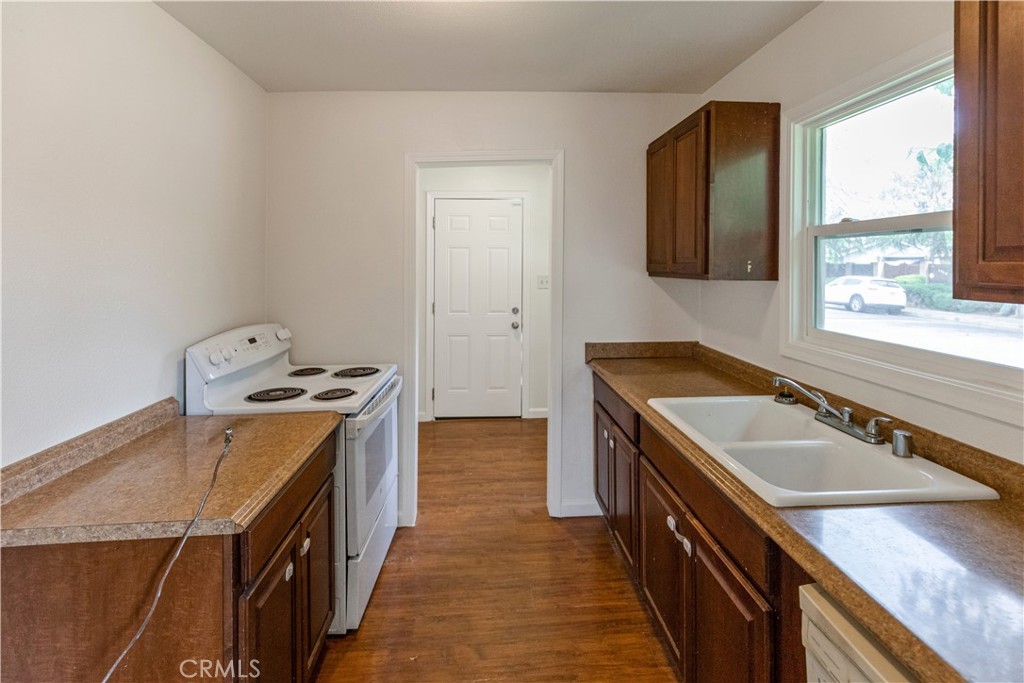 789 Yosemite Property Photo 3