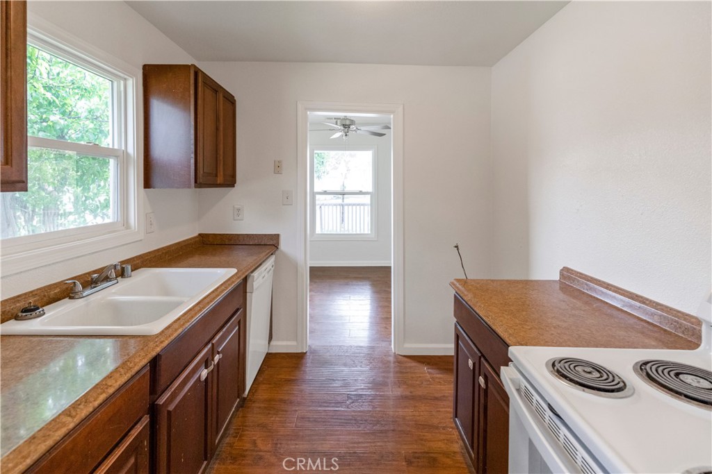 789 Yosemite Property Photo 4