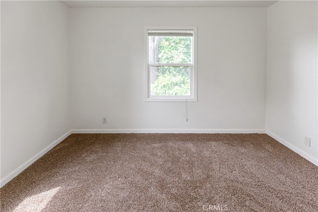 789 Yosemite Property Photo 9