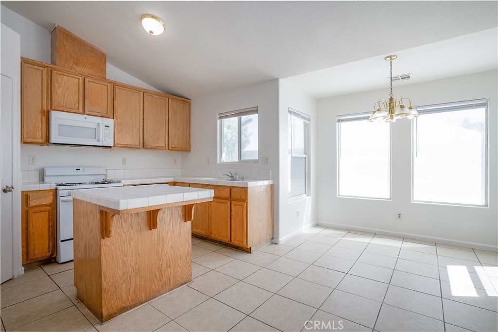 2658 N Drake Property Photo 12