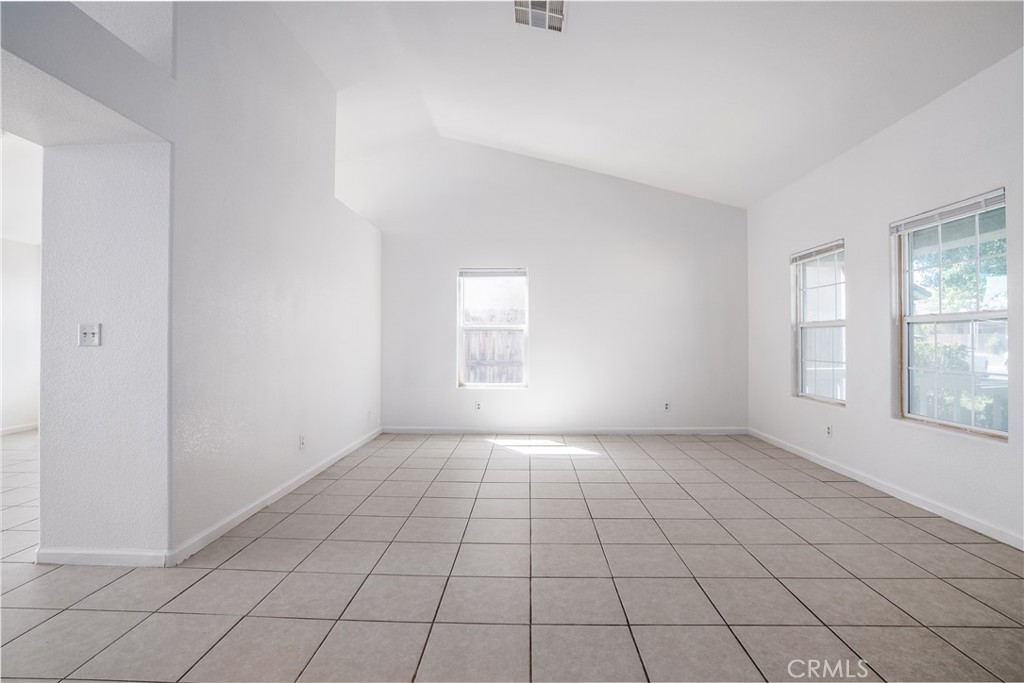 2658 N Drake Property Photo 13