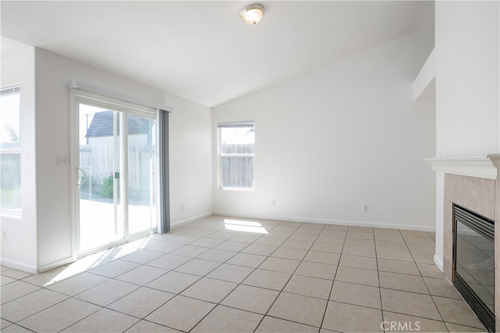 2658 N Drake Property Photo 15