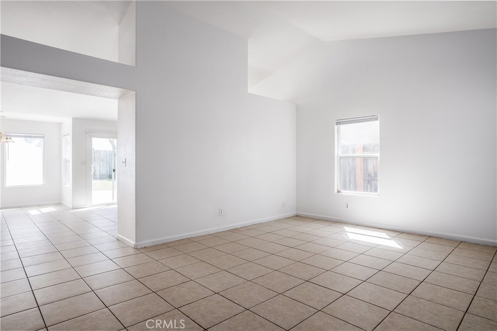 2658 N Drake Property Photo 16