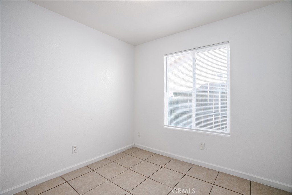 2658 N Drake Property Photo 17