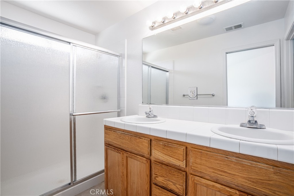 2658 N Drake Property Photo 19