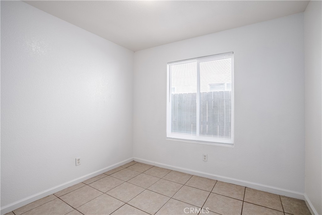 2658 N Drake Property Photo 23