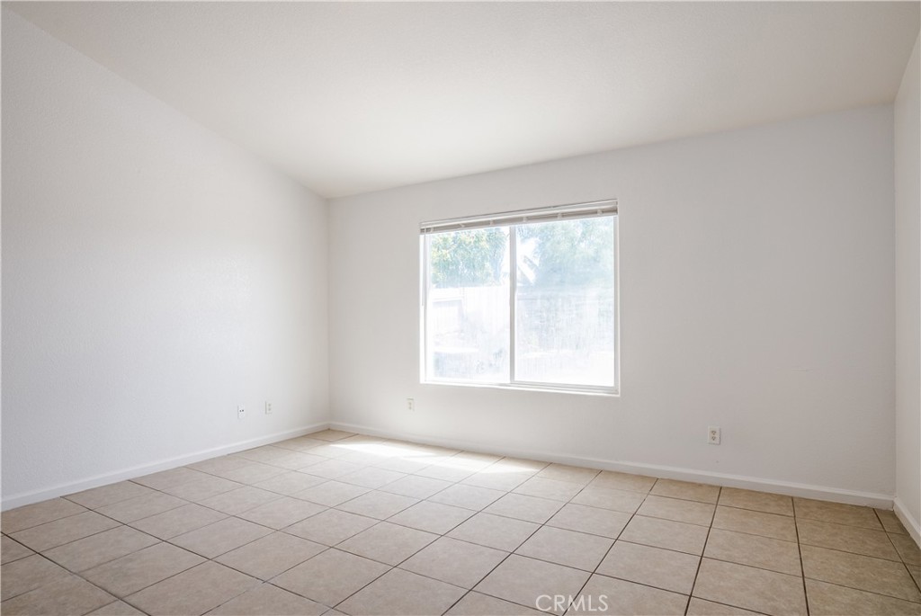 2658 N Drake Property Photo 24