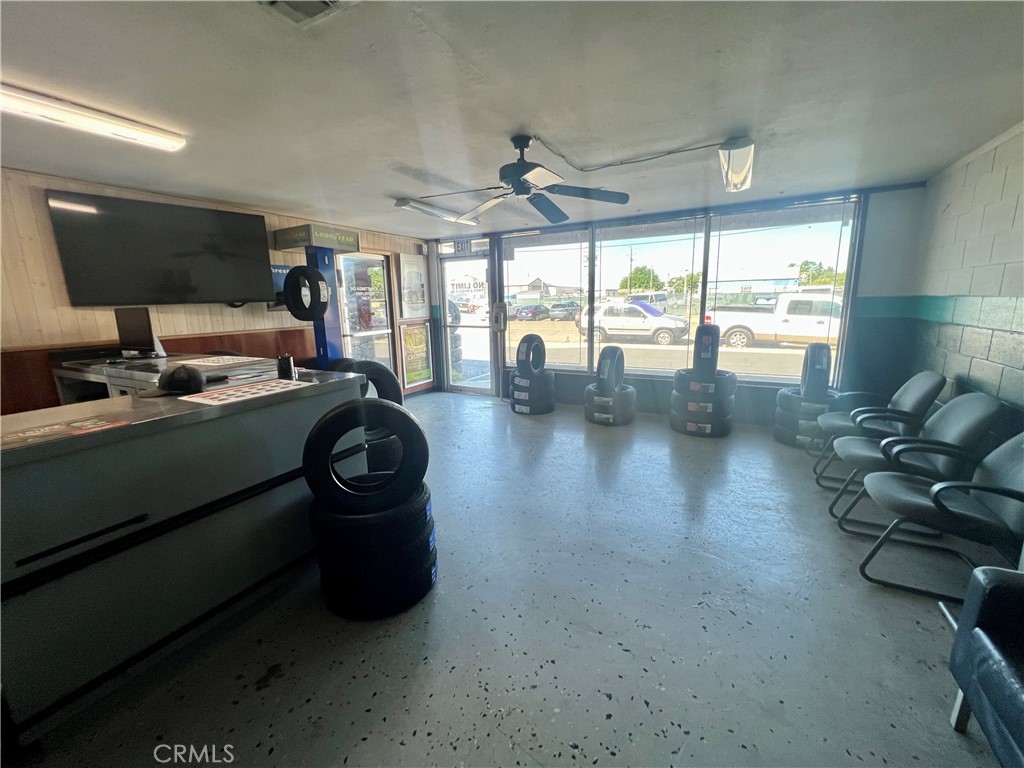 1040 High Property Photo 10