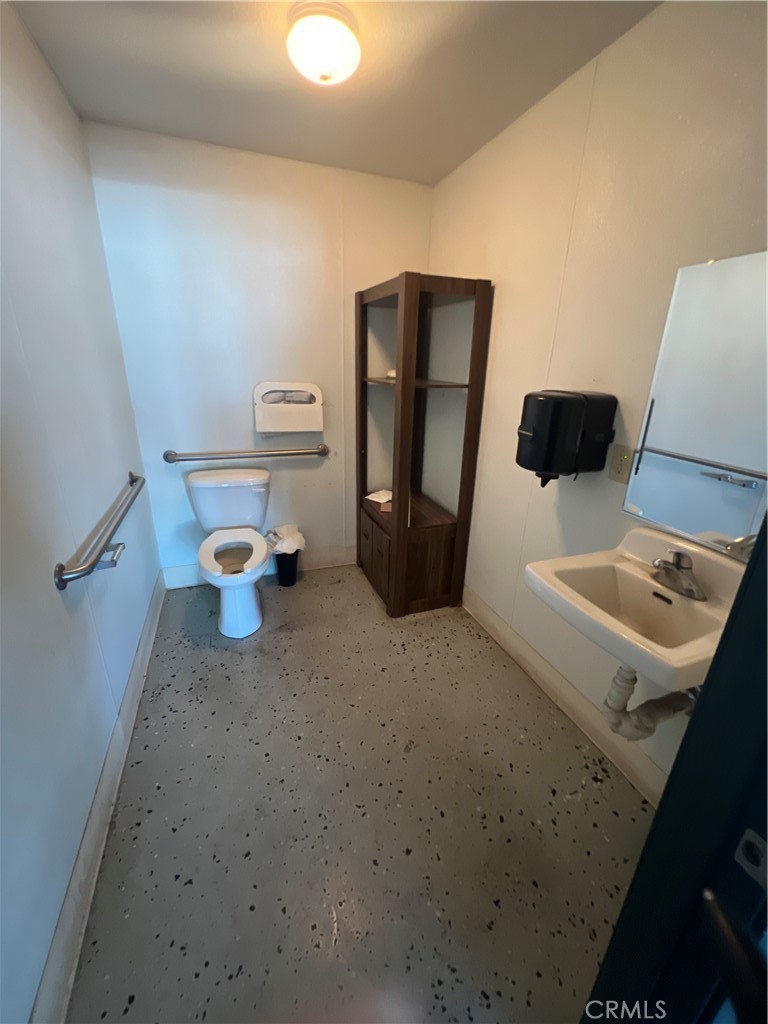 1040 High Property Photo 12
