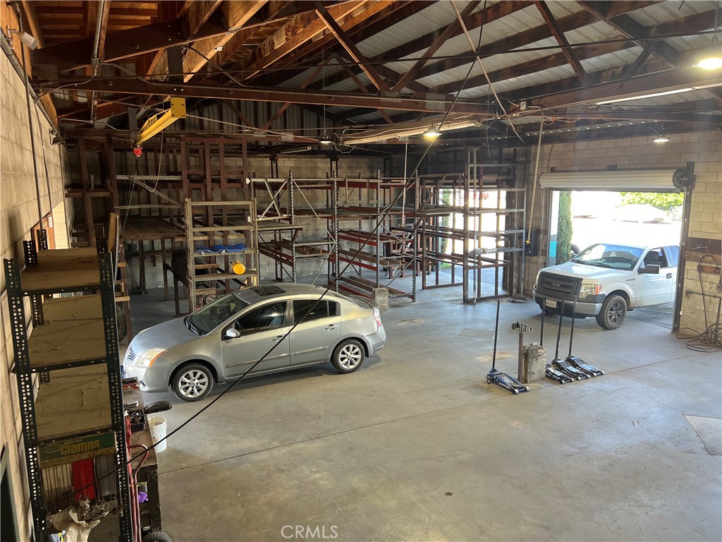 1040 High Property Photo 15