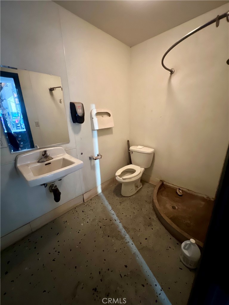 1040 High Property Photo 19