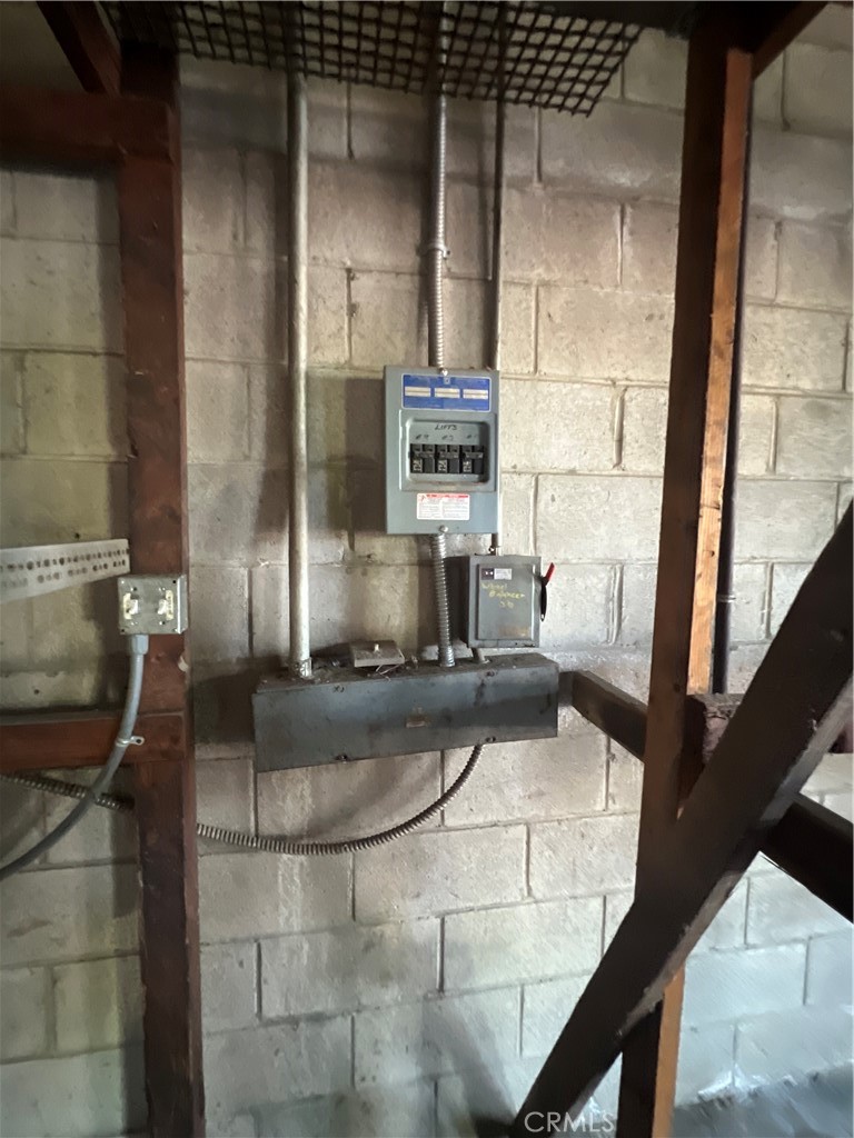 1040 High Property Photo 24