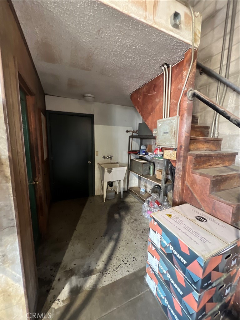 1040 High Property Photo 25