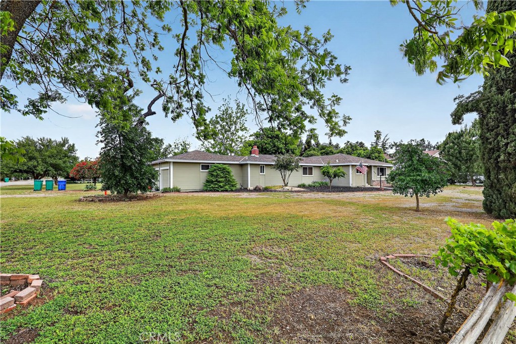 3276 E Olive Avenue Property Photo 3