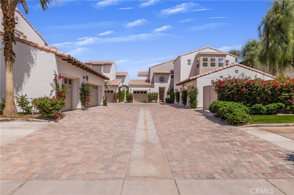 80250 Via Tesoro Property Photo 2