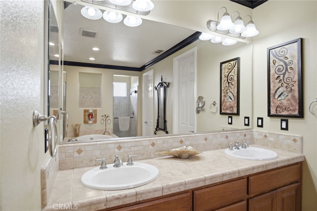 4822 Durant Property Photo 4