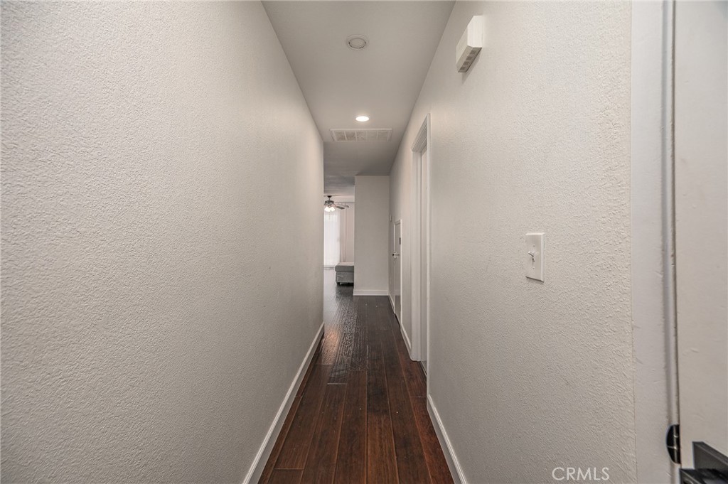 581 Lincoln Ave Unit B Property Photo 5