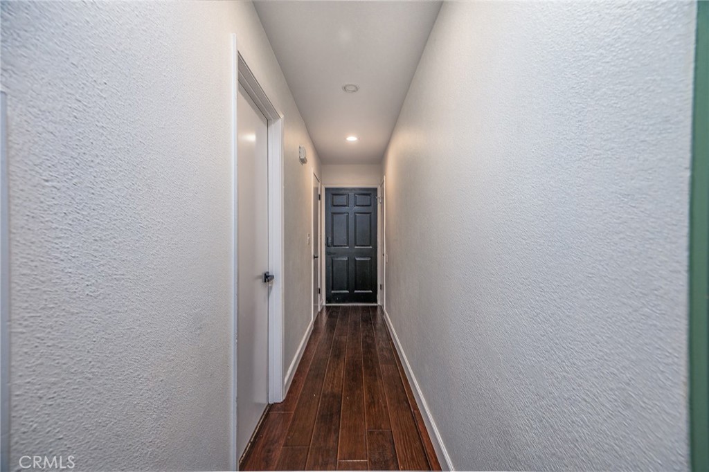 581 Lincoln Ave Unit B Property Photo 6