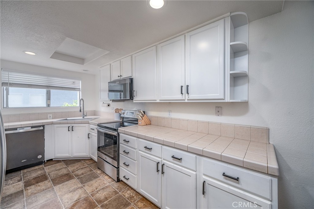 581 Lincoln Ave Unit B Property Photo 11