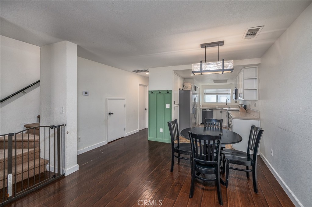 581 Lincoln Ave Unit B Property Photo 12