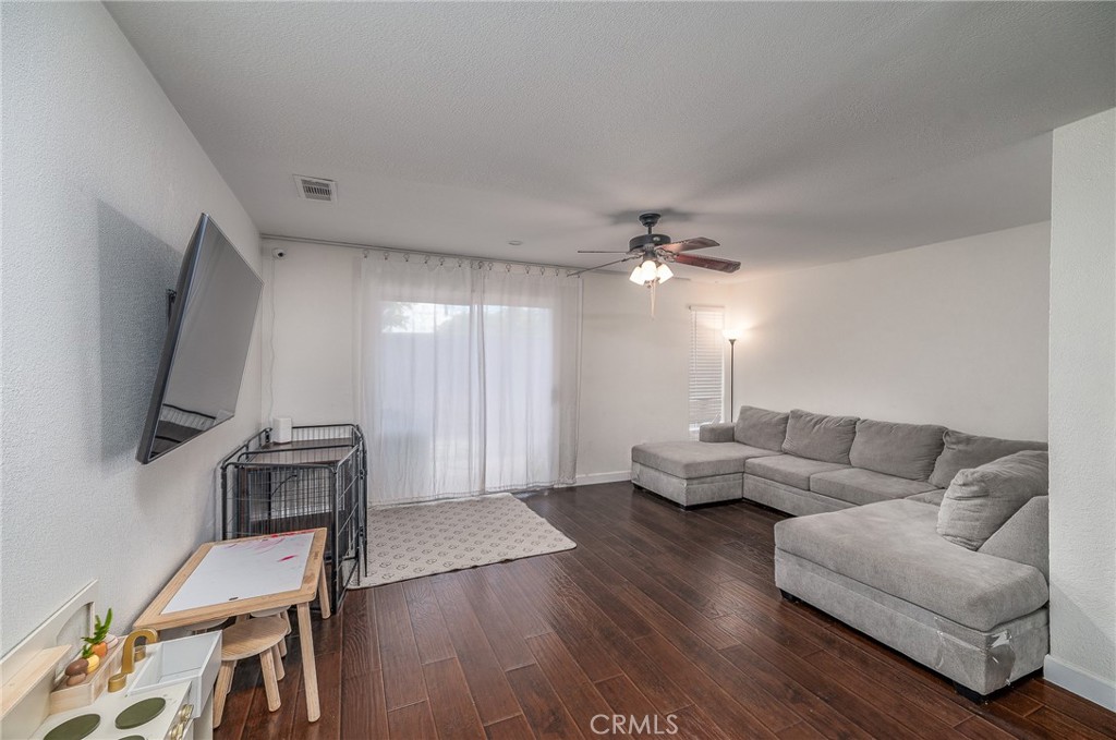 581 Lincoln Ave Unit B Property Photo 14