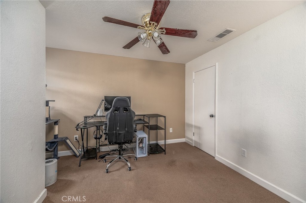 581 Lincoln Ave Unit B Property Photo 19