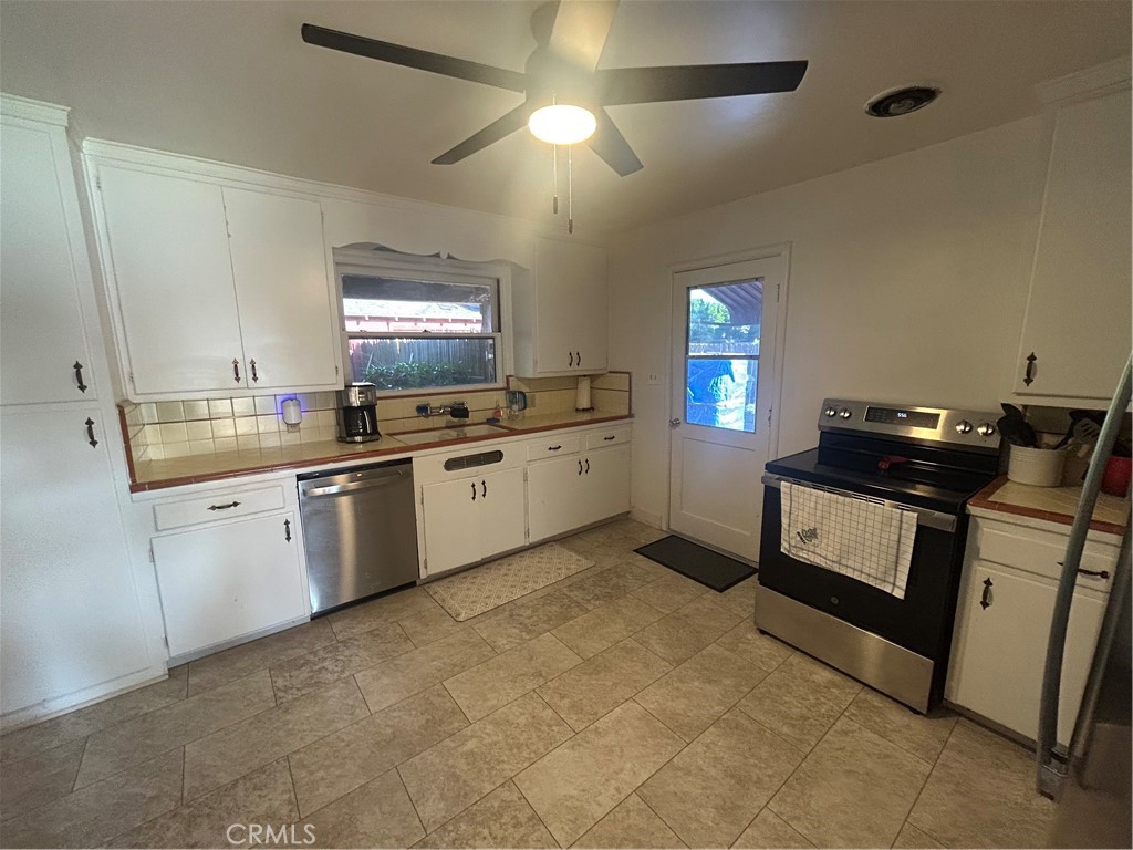 1800 2nd Property Photo 8