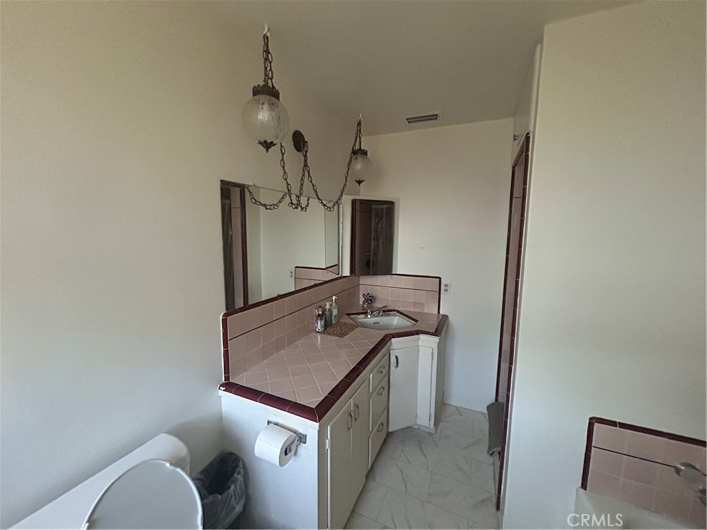 1800 2nd Property Photo 10