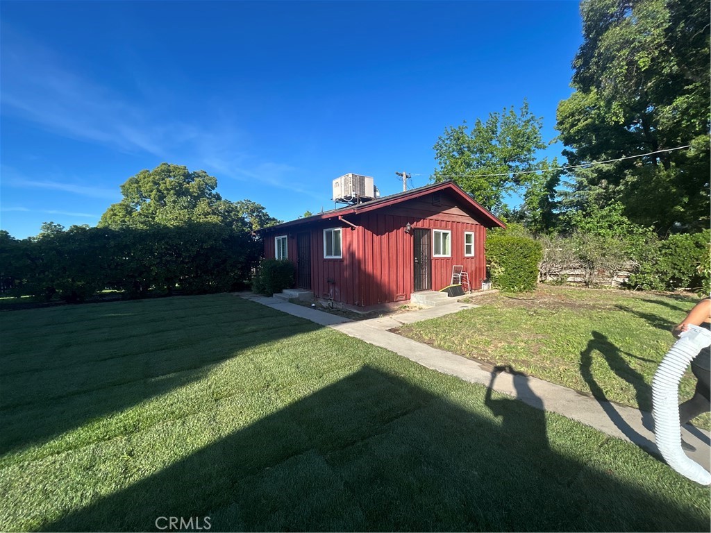 1800 2nd Property Photo 13