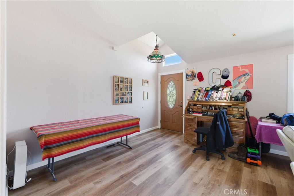 21552 Sprague W Property Photo 4
