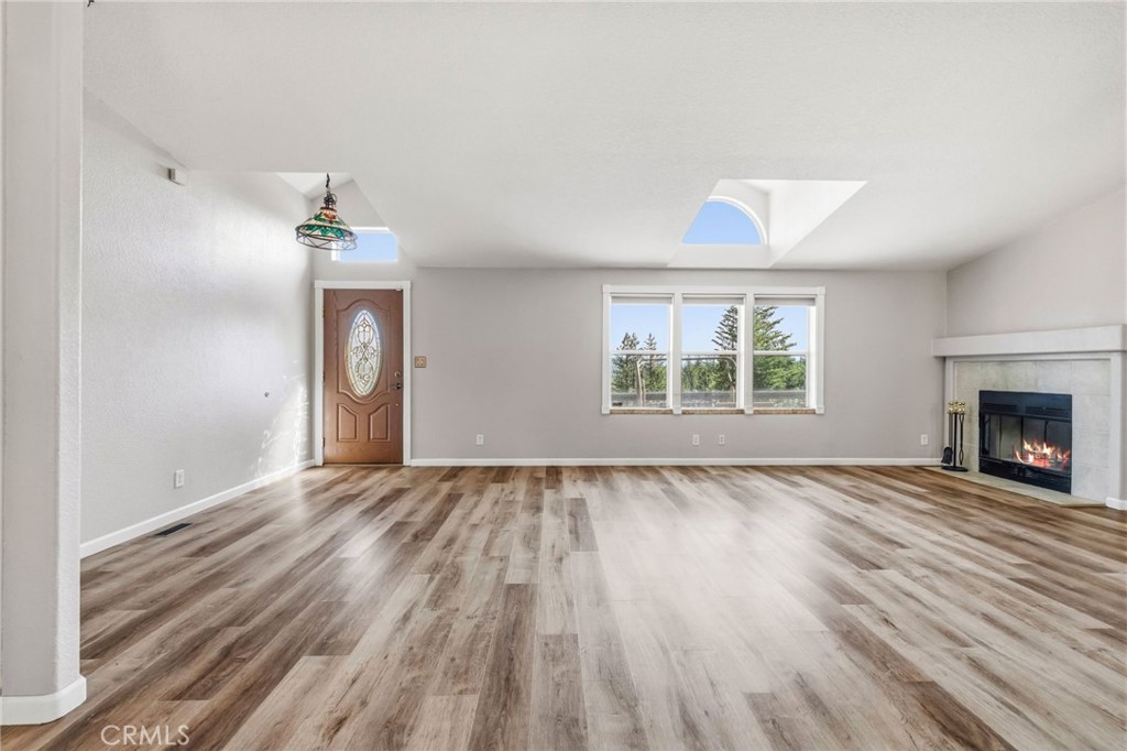 21552 Sprague W Property Photo 6