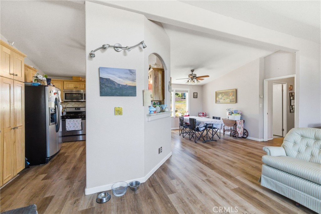 21552 Sprague W Property Photo 7