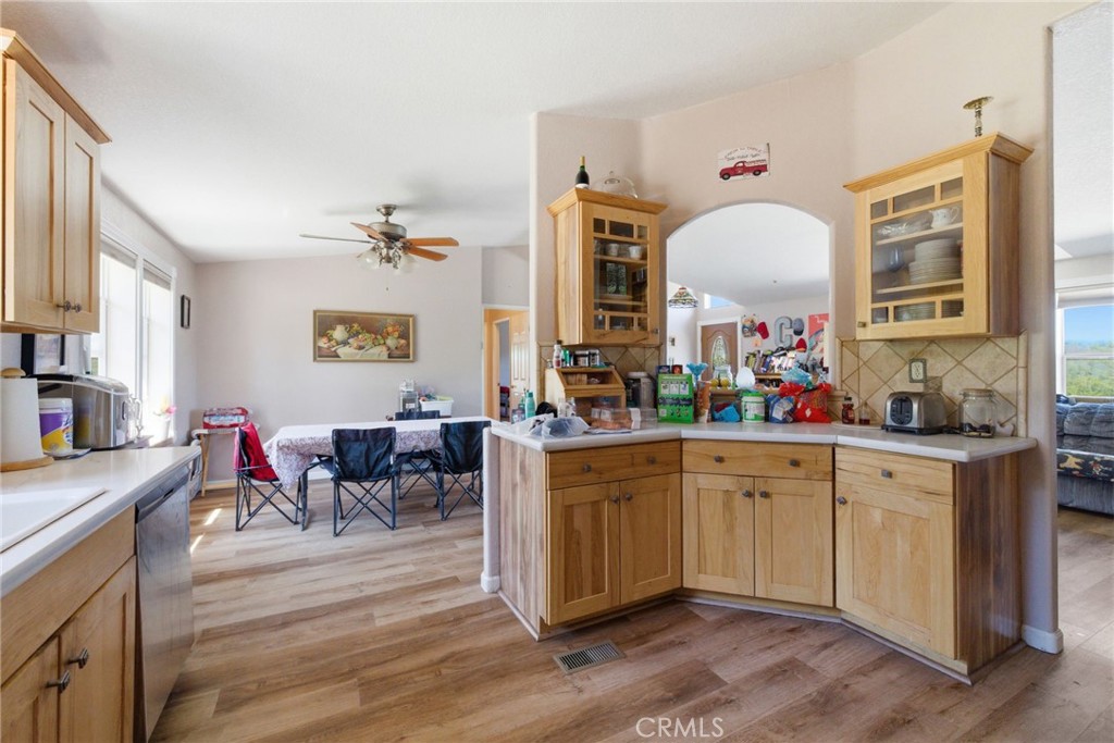 21552 Sprague W Property Photo 9