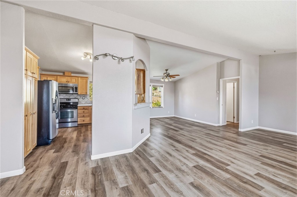 21552 Sprague W Property Photo 9