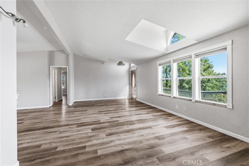 21552 Sprague W Property Photo 10