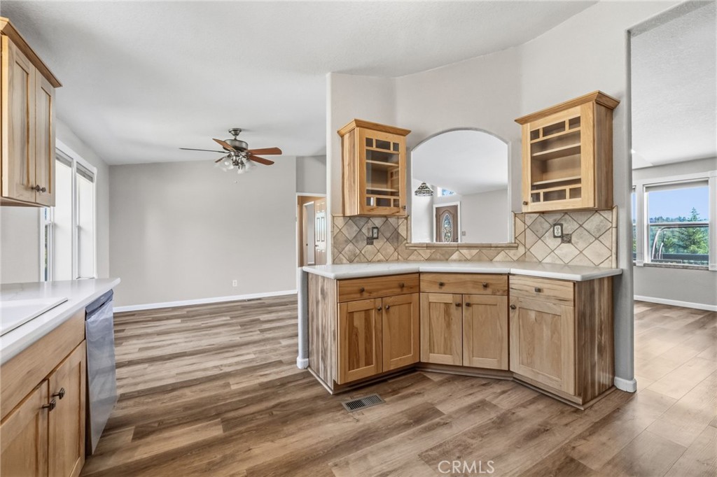 21552 Sprague W Property Photo 11