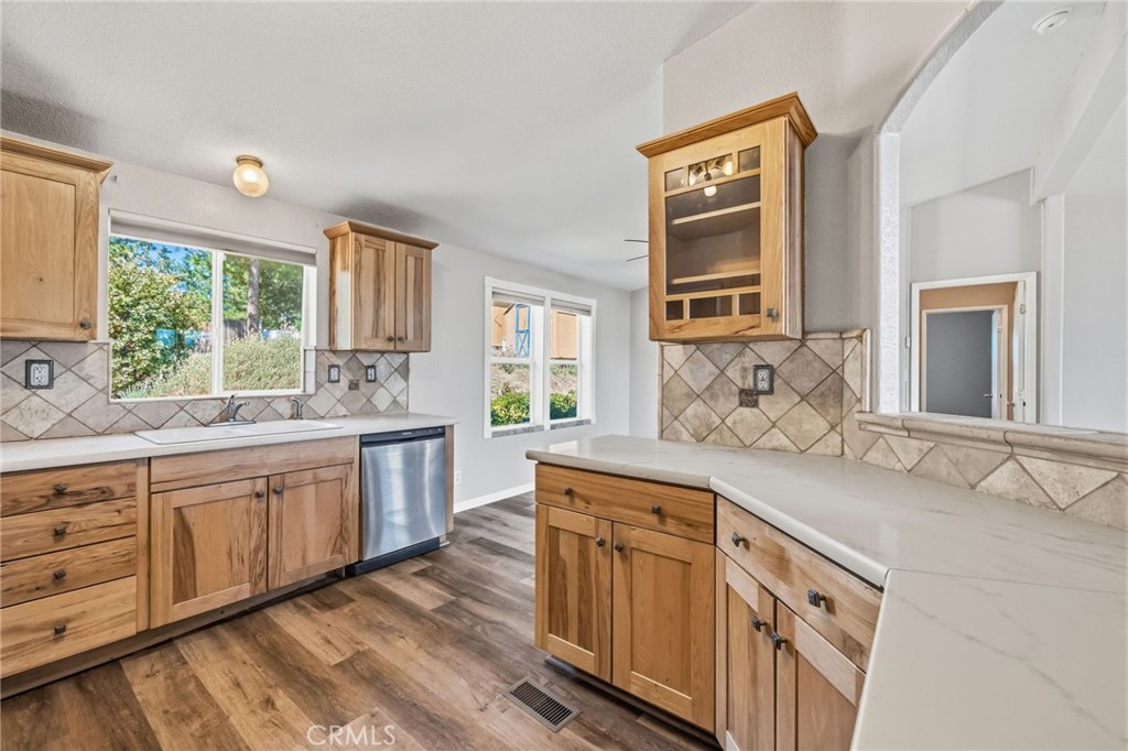 21552 Sprague W Property Photo 12
