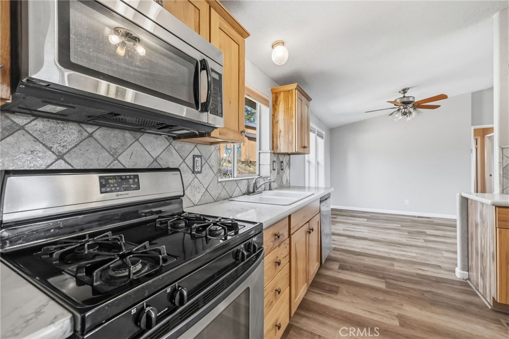 21552 Sprague W Property Photo 13