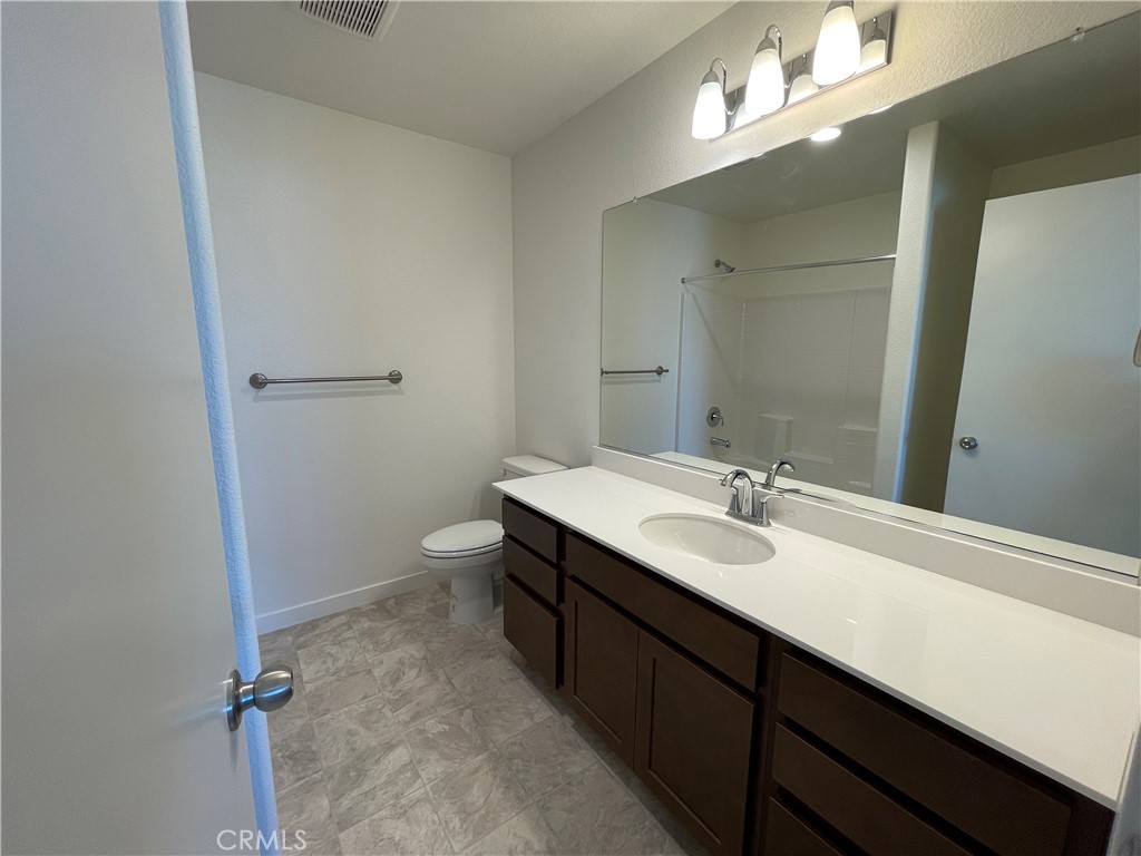 732 Stone Ridge East Avenue Property Photo 2