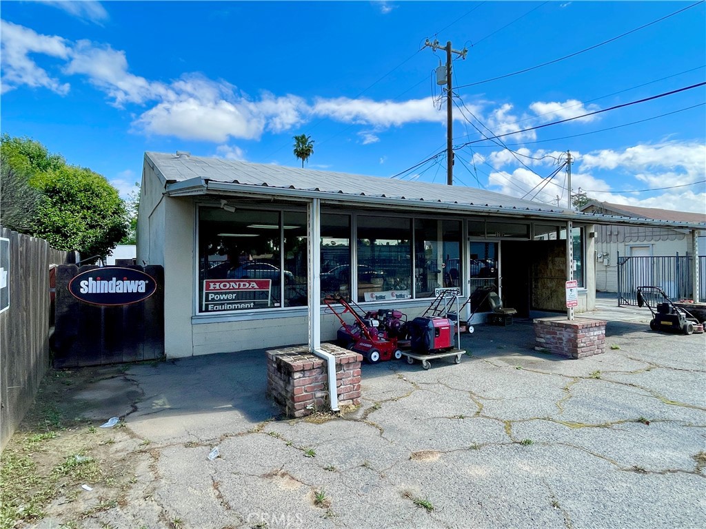 1785 E 21st Street Property Photo 2