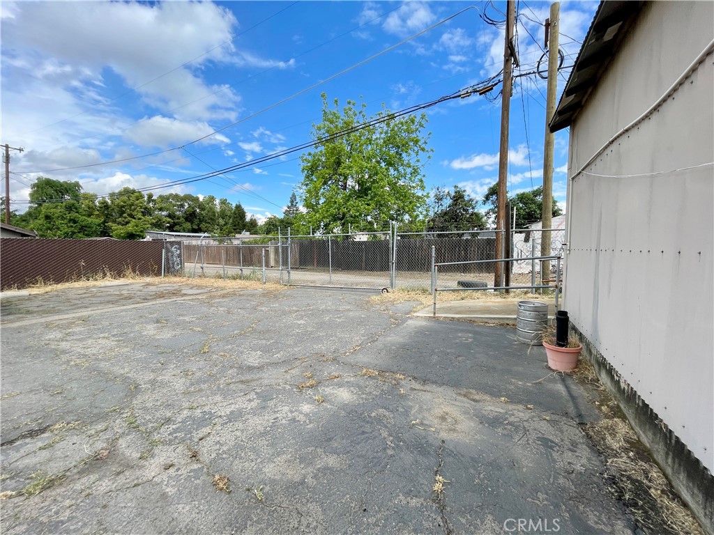 1785 E 21st Street Property Photo 17