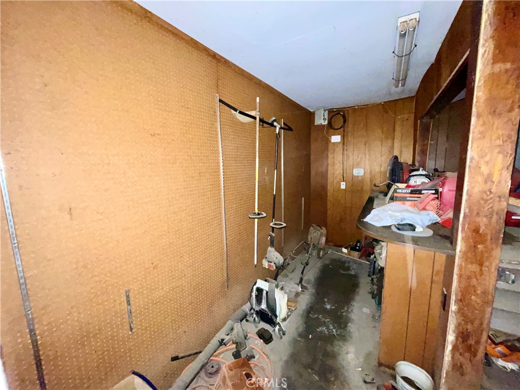 1785 E 21st Street Property Photo 28