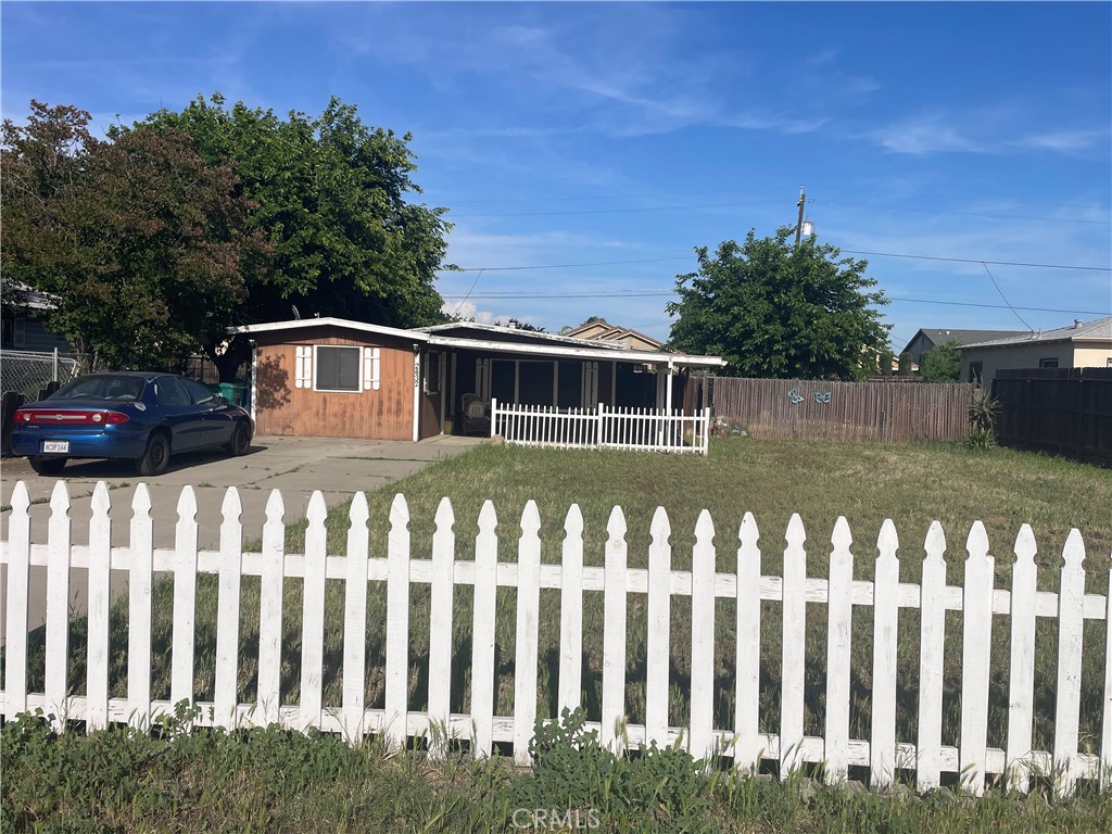 2432 Meadowbrook Property Photo 1