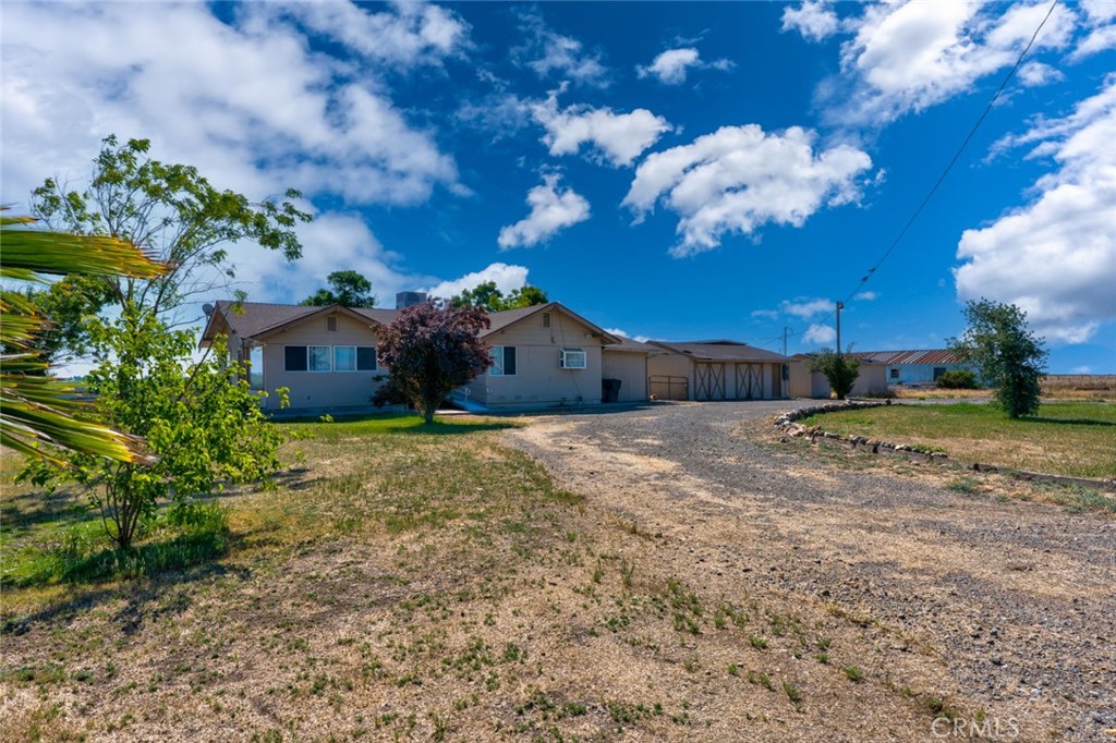 17626 Britto Road Property Photo 4