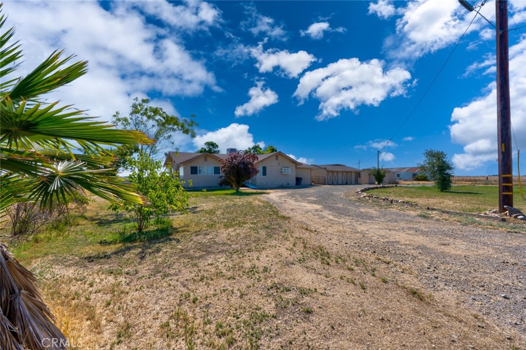 17626 Britto Road Property Photo 5