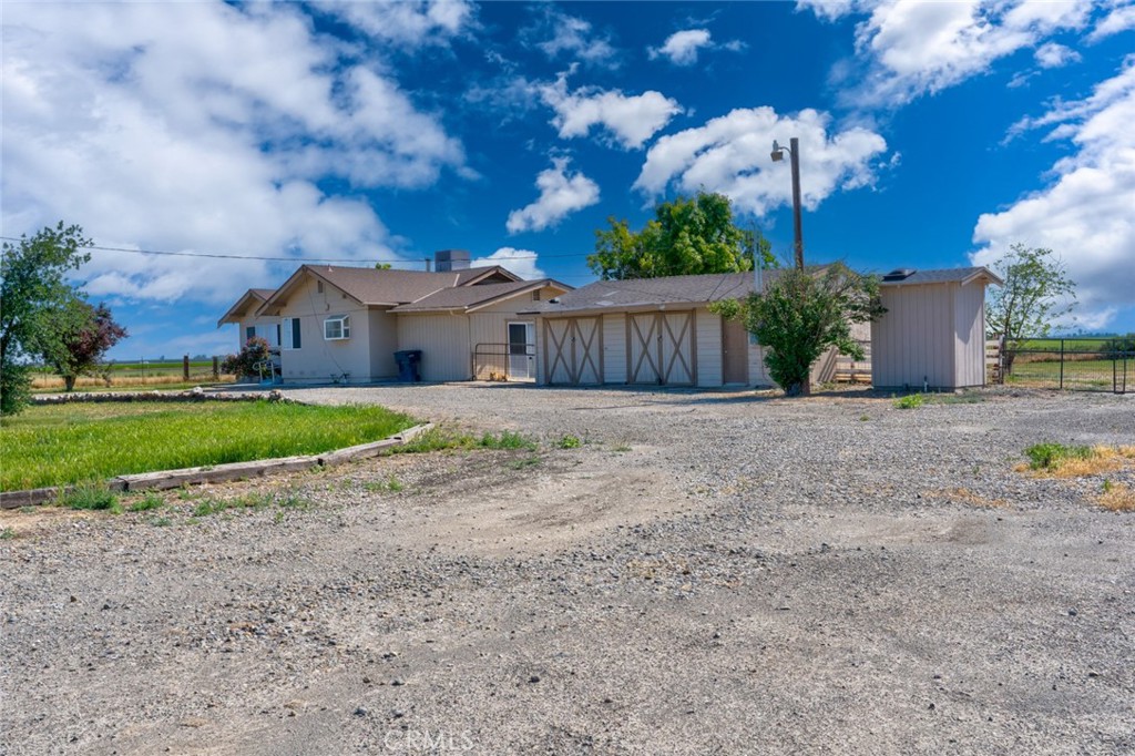 17626 Britto Road Property Photo 7