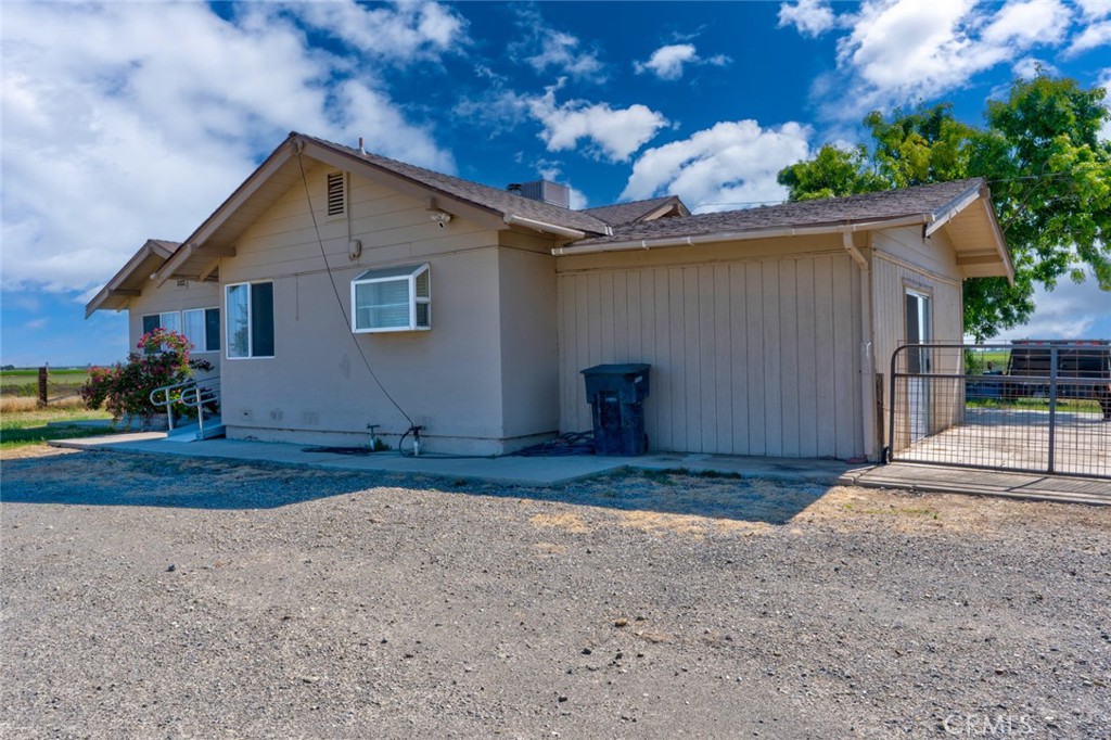 17626 Britto Road Property Photo 10